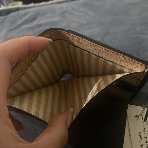 Queork Mini Cork Wallet - Picture 4 of 4